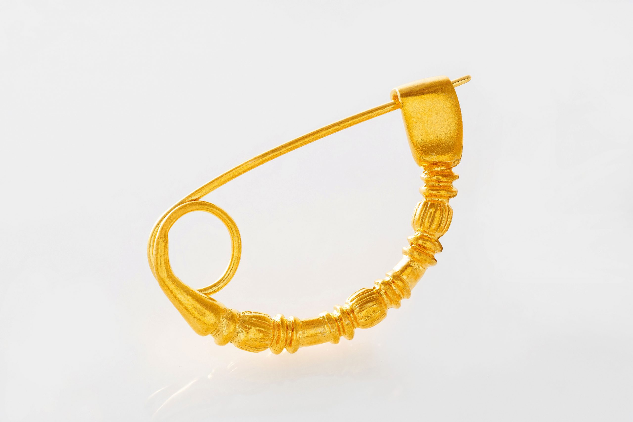 BR03 Брошь с орнаментом — изображение 1